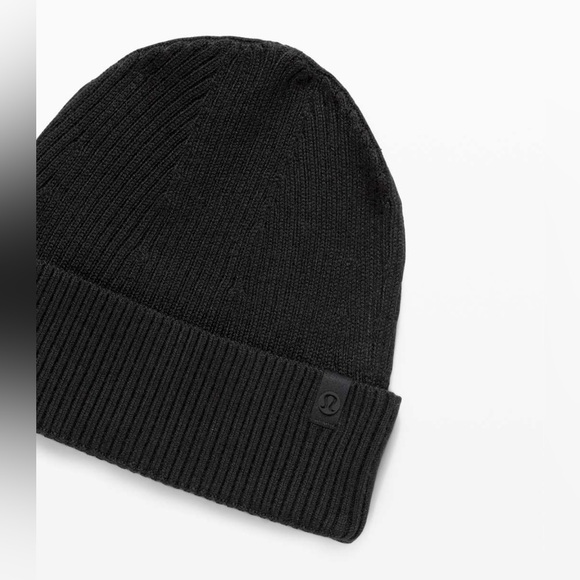 Lululemon Black Cold Pursuit
Knit Beanie
Cold blustery day❄️❄️ - Picture 5 of 8
